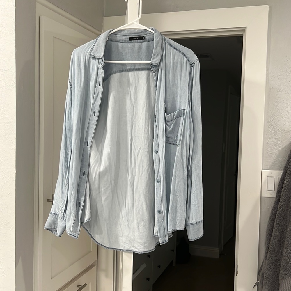 Aritzia Talula Soft Jean shirt